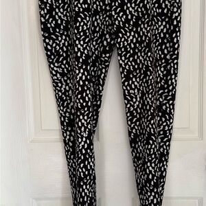 Rebecca Malone pull on pants 14 black & white tummy control skinny.